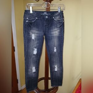 Almost Famous women’s skinny jeans in size 3